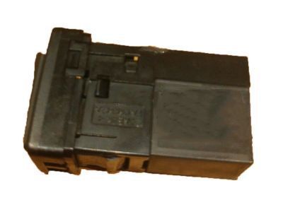 Toyota 86190-0C020 Adapter