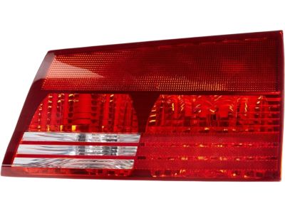 Toyota Sienna Tail Light - 81670-AE010